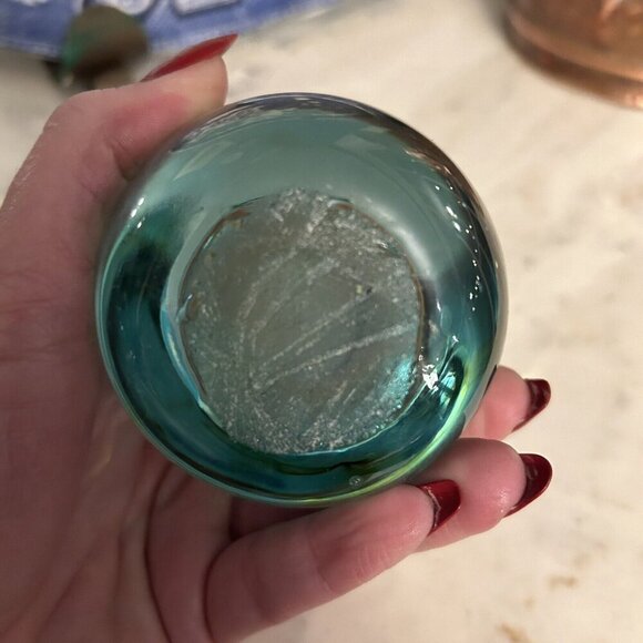 Vintage Mid-Century “Affinity” Glass Paper Weight 3 1\2” x 2 3/4” Swirls - Picture 4 of 7